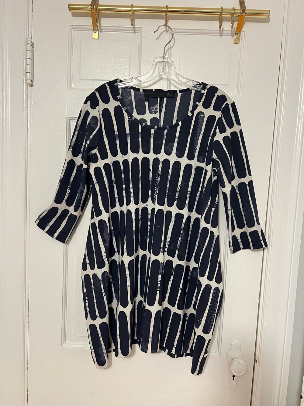 Per Se Navy and White Midi Dress with Brushstroke Pattern